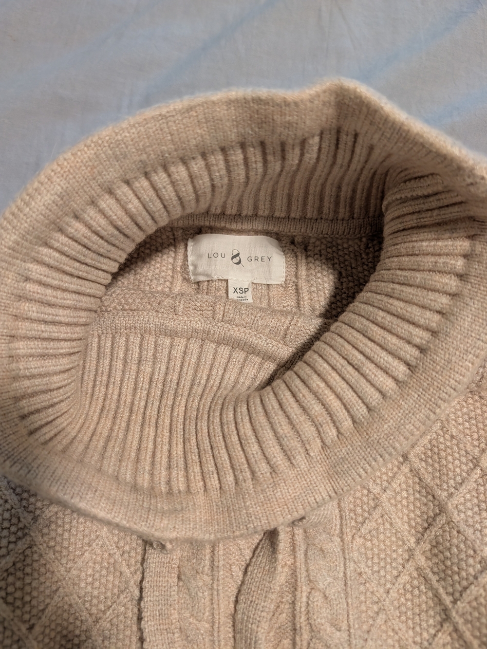 Lou & Grey Women's Cream Cable-Knit Turtleneck Sweater